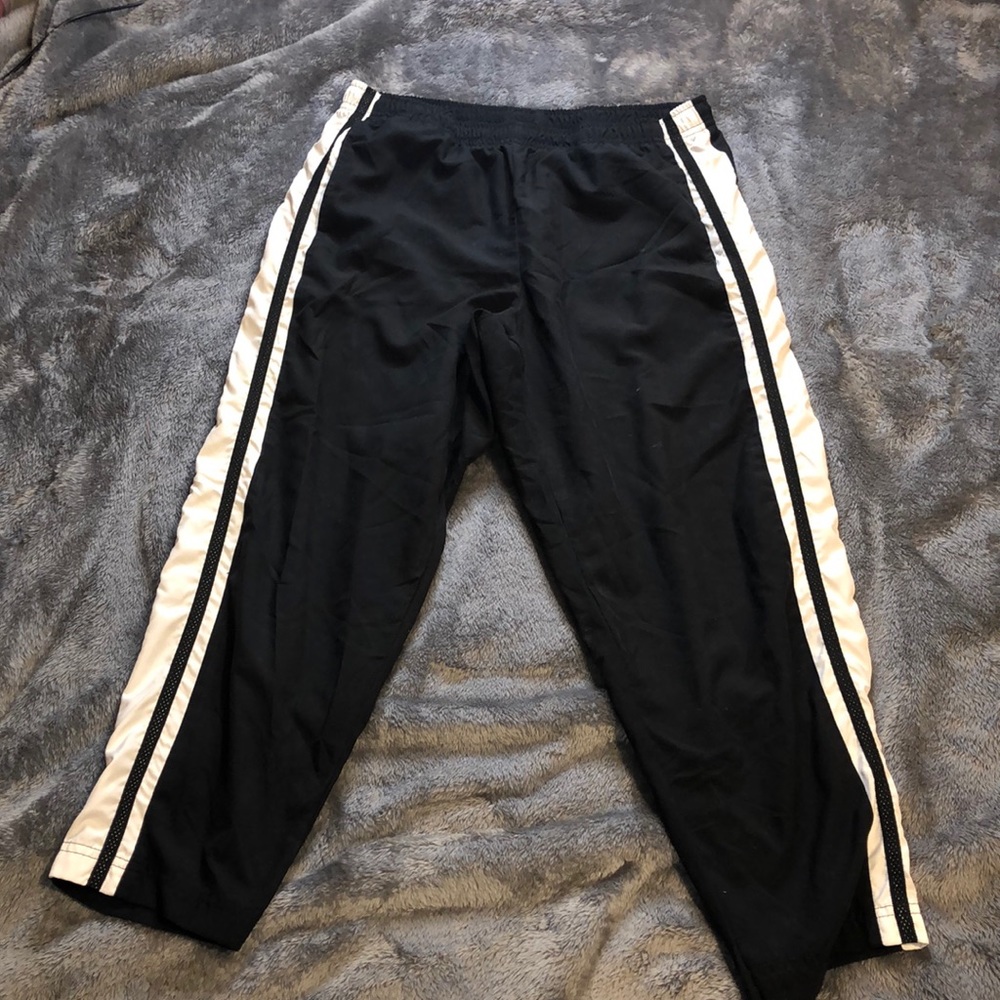 Nike Capri Workout Pants that are in excellent condition.  Cute for running 🌻🌻